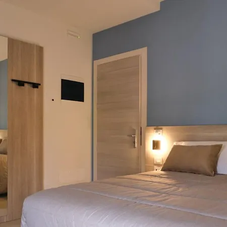 Guest house In Bb - Modernly Renovated Double In A Bb In