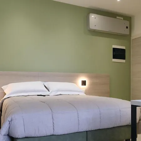 Guest house In Bb - Modernly Renovated Double In A Bb In *
