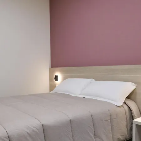 In Bb - Modernly Renovated Double In A Bb In Guest house Porto Viro