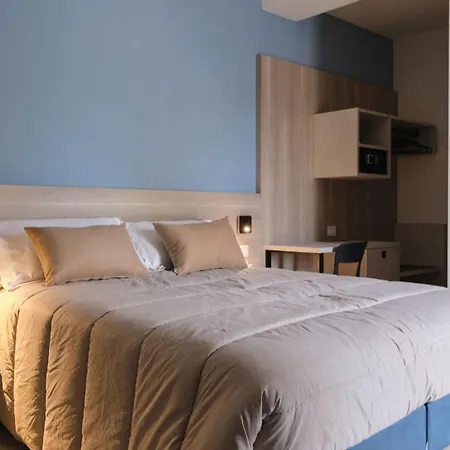 Guest house In Bb - Modernly Renovated Double In A Bb In *